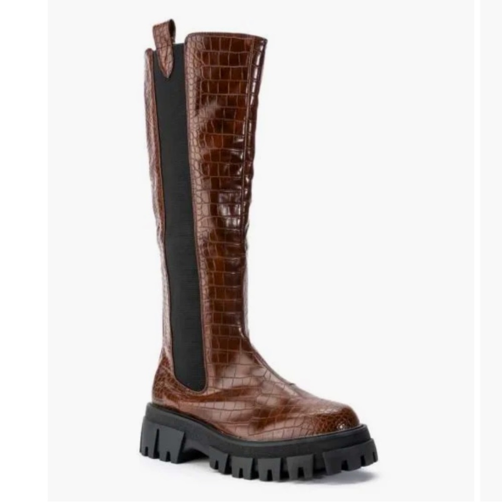 Azalea Wang “We Outside” boot in brown